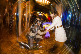 Illustration for article titled Man Dresses as Predator, Proposes to Girlfriend